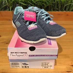 Sketchers Flex Appeal 3.0 Size 8.5 Women’s- BRAND NEW IN BOX